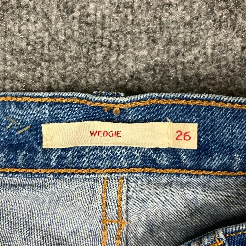 Levi's Wedgie Jeans Womens Size 26 Blue High Rise Distressed Button‎ Fly Denim